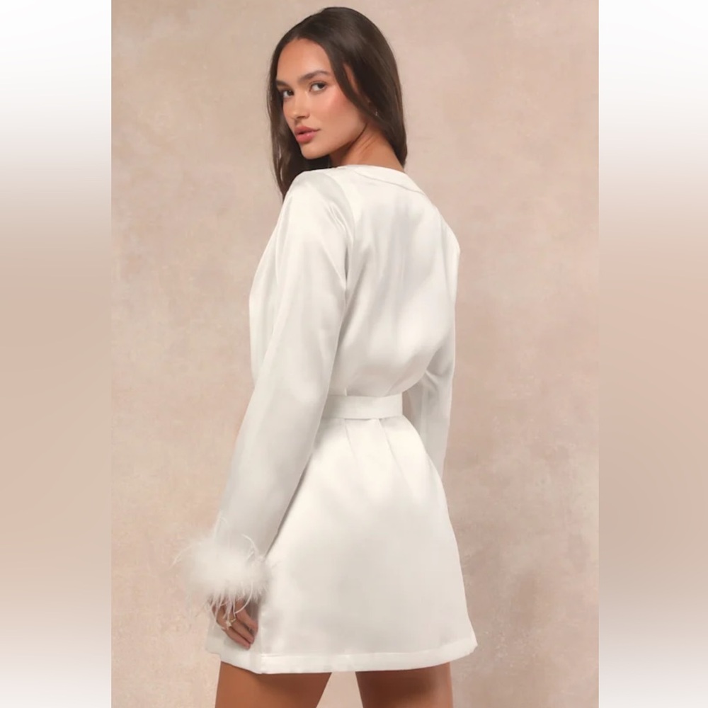 Lulus Ivory Satin Feather Trim Robe